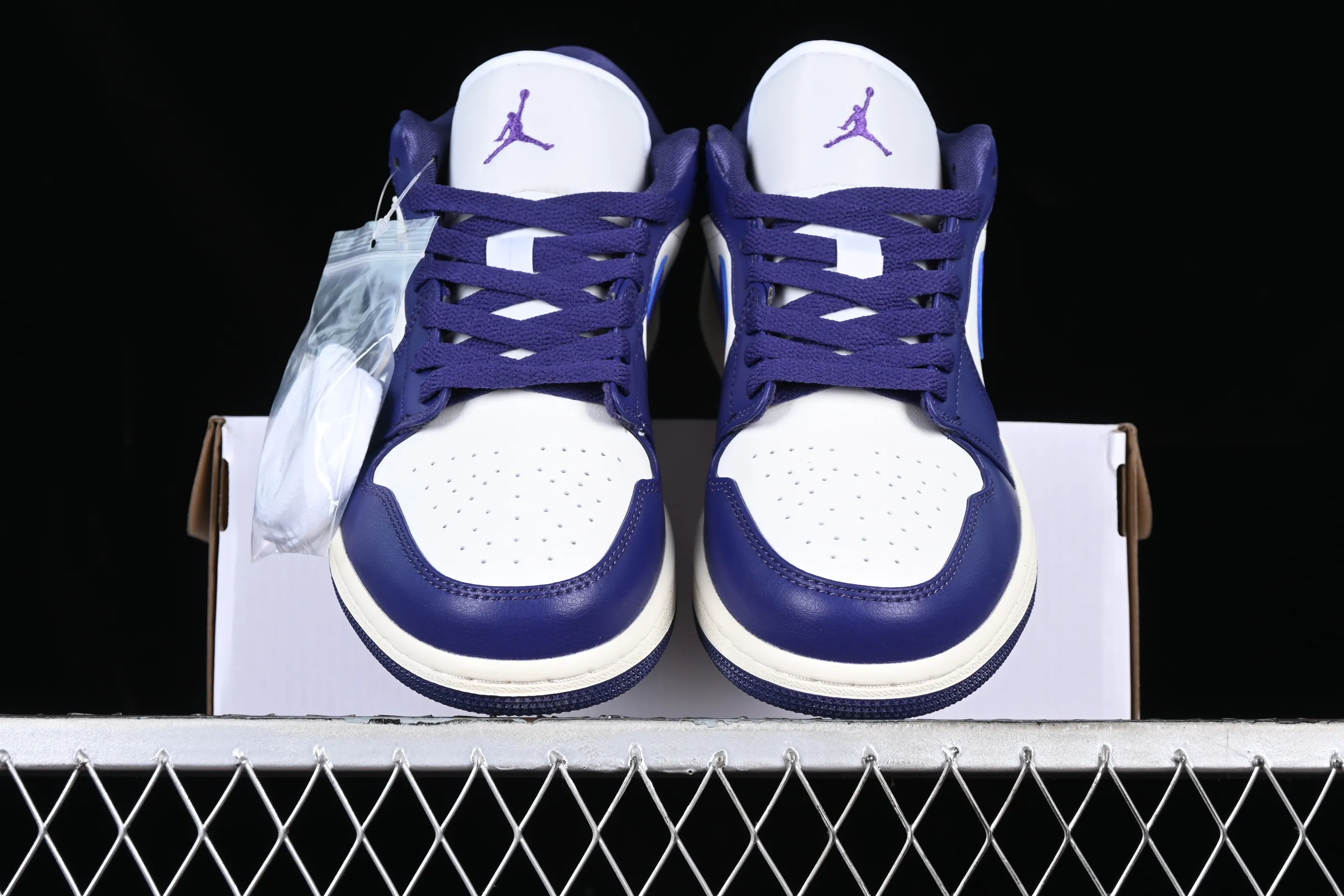 All categories Air Jordan Jordan series basketball shoes Air Jordan 1 Low Z version Air Jordan 1 Low AJ1 Joe 1 white and purple cultural low-top casual sneakers DC0774-502